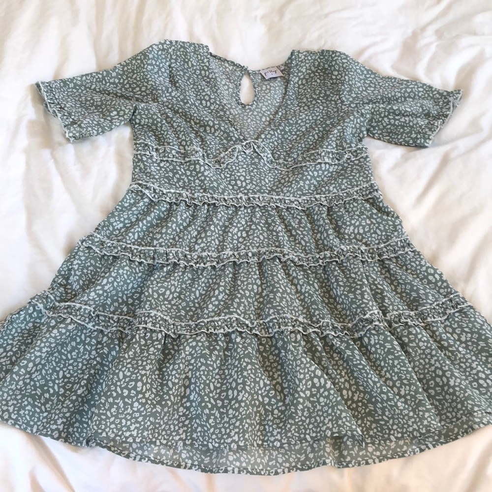 princess polly green vneck summer dress 🌾